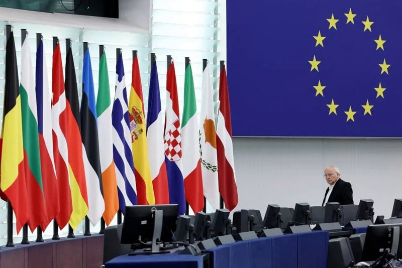 الاتحاد الأوروبي يفرض عقوبات على قادة ميليشيات سورية متورطين في انتهاكات بعفرين والساحل 8 EU union europeen